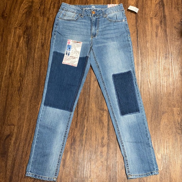 Almost Famous Boyfriend Jeans Medium Wash - Picture 1 of 13
